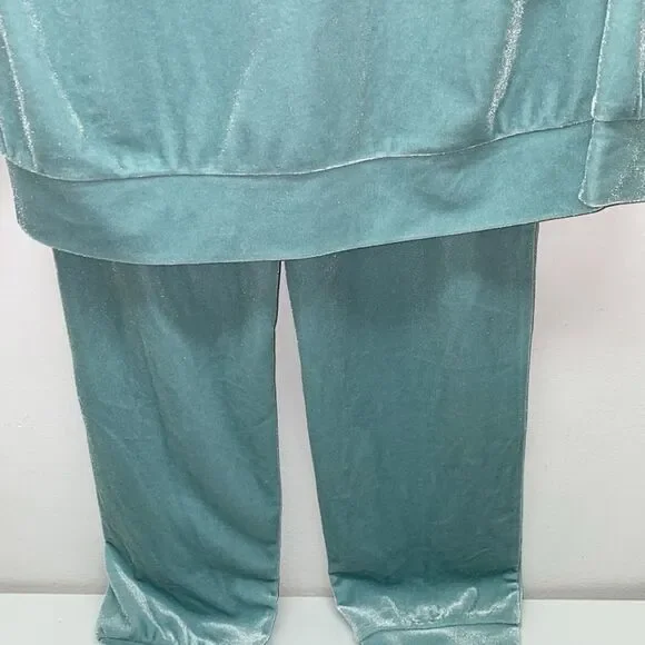 🔥 Btween velvet green 2 pc set sweater & pants sz 8 New - Picture 3 of 6